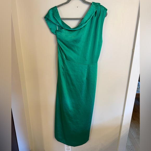 Elliatt Roni Midi Dress in Green Mango - Picture 9 of 11
